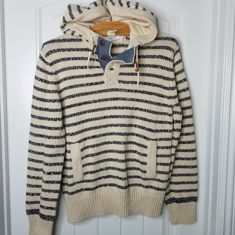 H&M Knitted Sweater Small
